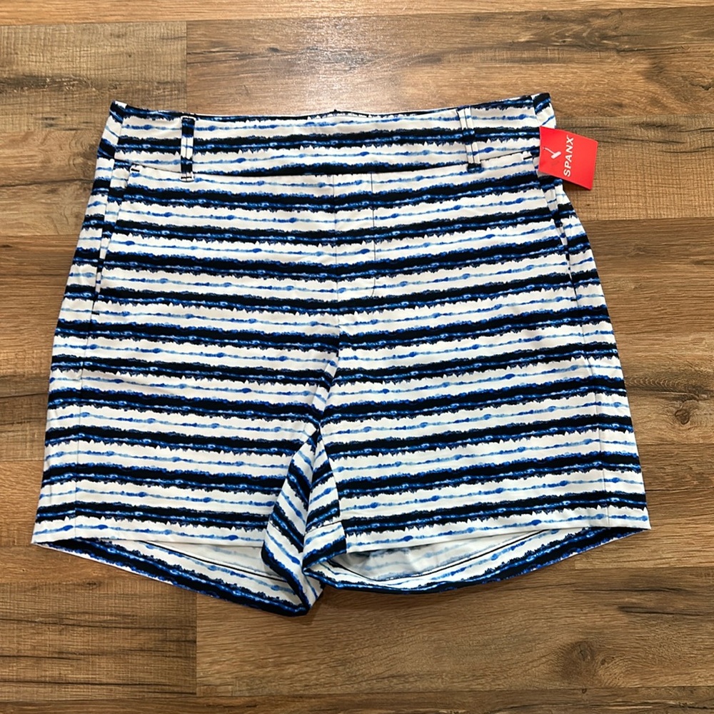 SPANX WOMENS SUNSHINE SHORT 6in BLUE PAINTED STRIPED LIGHTWEIGHT SZ MEDIUM NEW